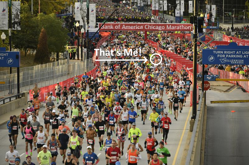David Rovani circled in the wide shot of the start of the Chicago Marathon